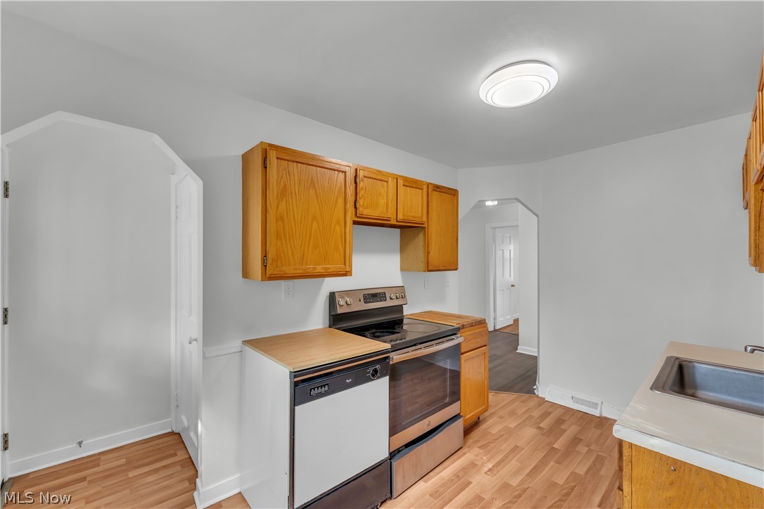 5581 Saxon Drive Garfield Heights OH 44125
