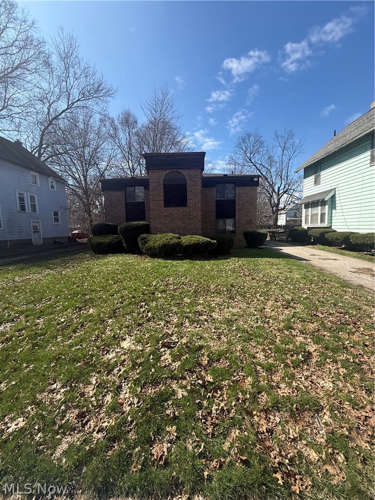 658 Sumner Street Akron OH 44311