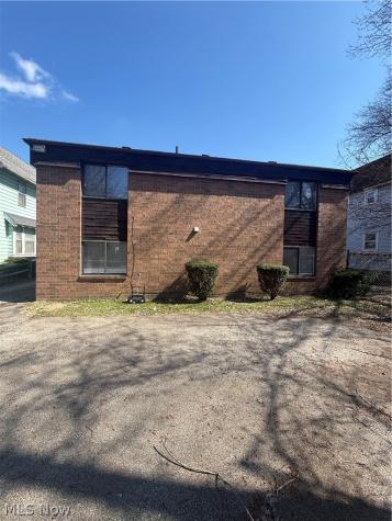 658 Sumner Street Akron OH 44311