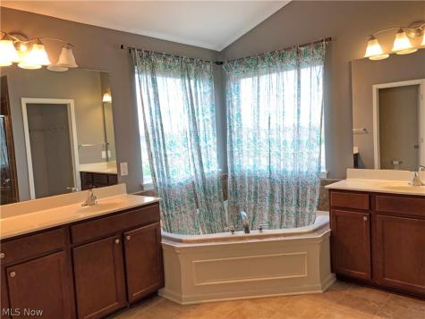 3696 Kenway Boulevard Uniontown OH 44685