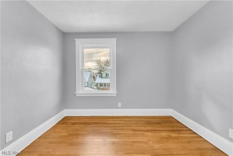 4933 E 109th Street Garfield Heights OH 44125
