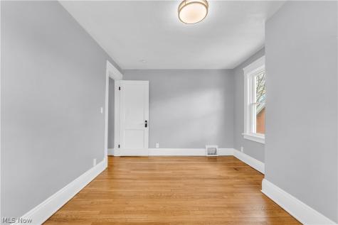 4933 E 109th Street Garfield Heights OH 44125