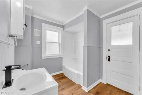 4933 E 109th Street Garfield Heights OH 44125