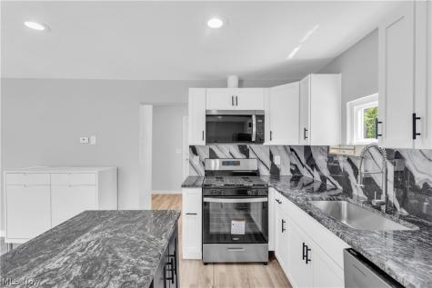 4603 W 58th Street Cleveland OH 44144