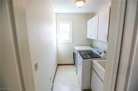 4823 Elizabeth Lane Brooklyn OH 44144