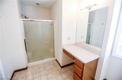 4823 Elizabeth Lane Brooklyn OH 44144
