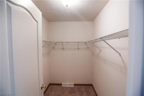 4823 Elizabeth Lane Brooklyn OH 44144