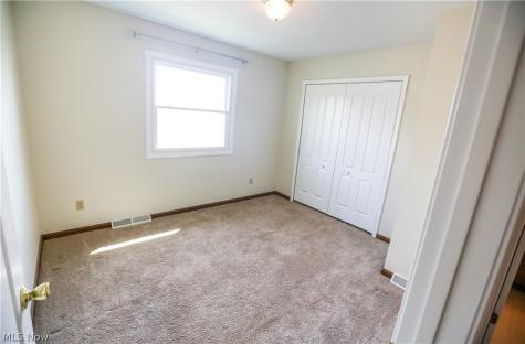 4823 Elizabeth Lane Brooklyn OH 44144