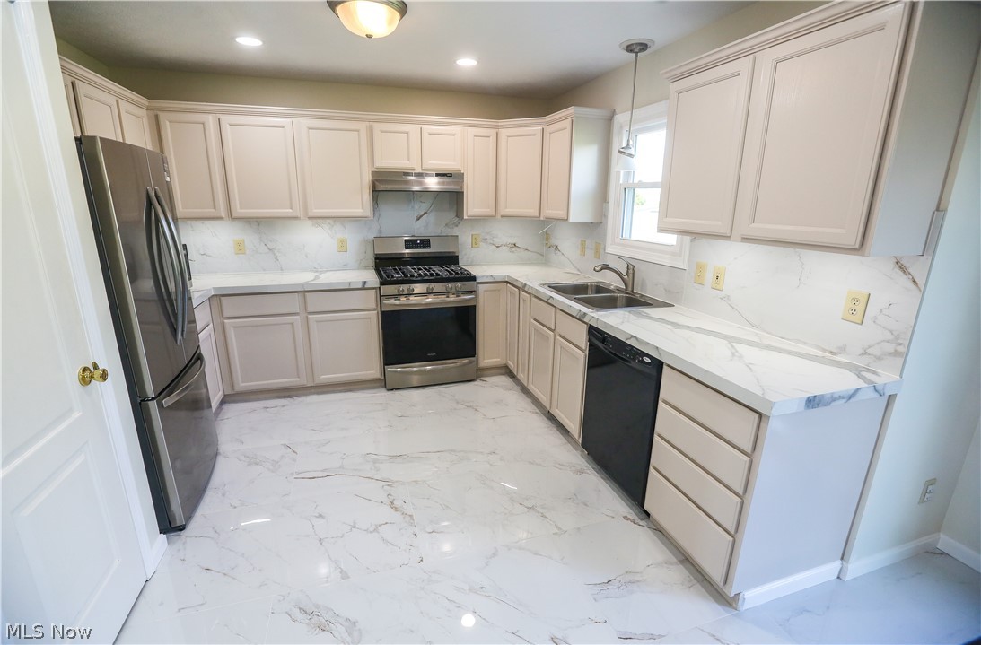 4823 Elizabeth Lane Brooklyn OH 44144
