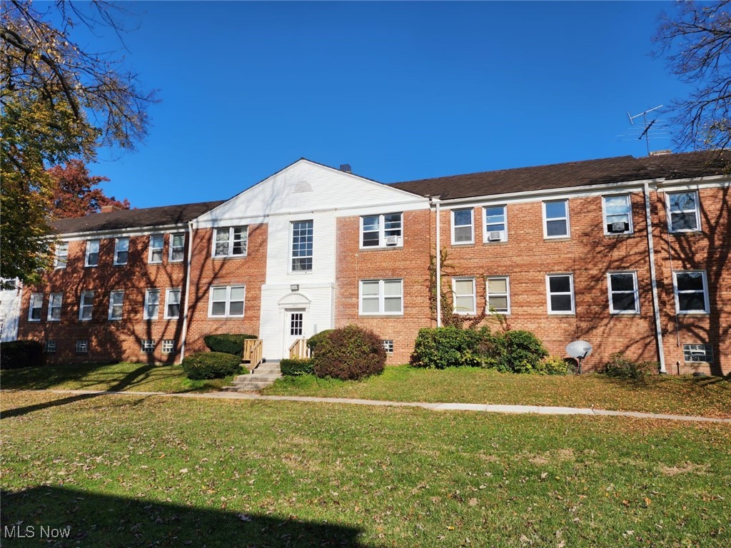 1832 Forest Hills Boulevard East Cleveland OH 44112