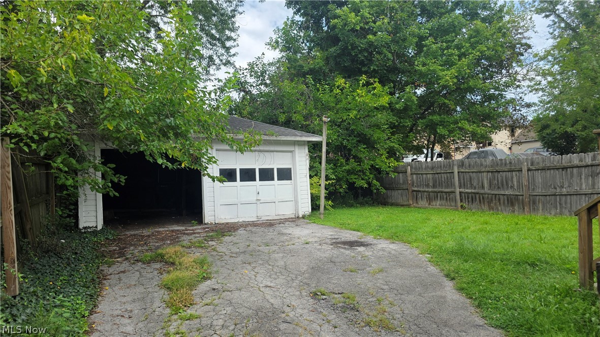 126 Manchester Avenue Youngstown OH 44509