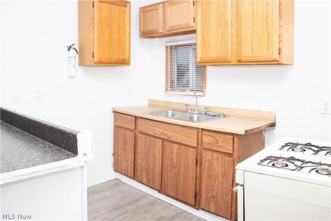 923 Baughman Street Akron OH 44320