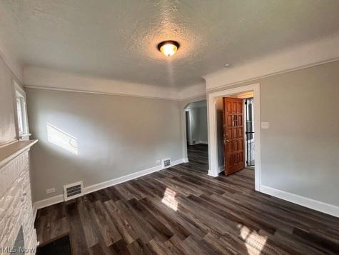 907 Rondel Road Cleveland OH 44110