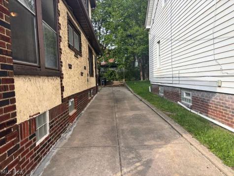 907 Rondel Road Cleveland OH 44110