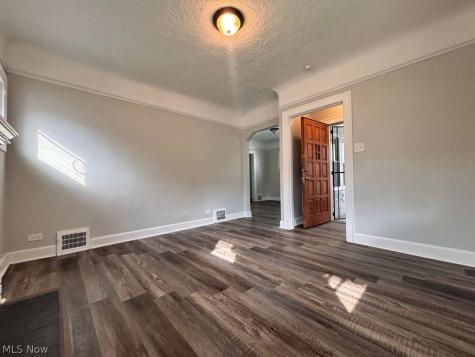 907 Rondel Road Cleveland OH 44110