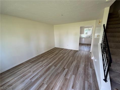 660 Loomis Avenue Cuyahoga Falls OH 44221