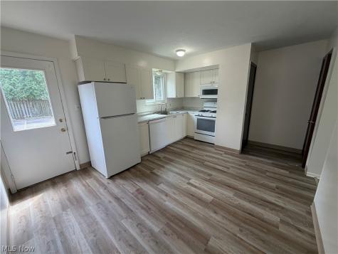 660 Loomis Avenue Cuyahoga Falls OH 44221