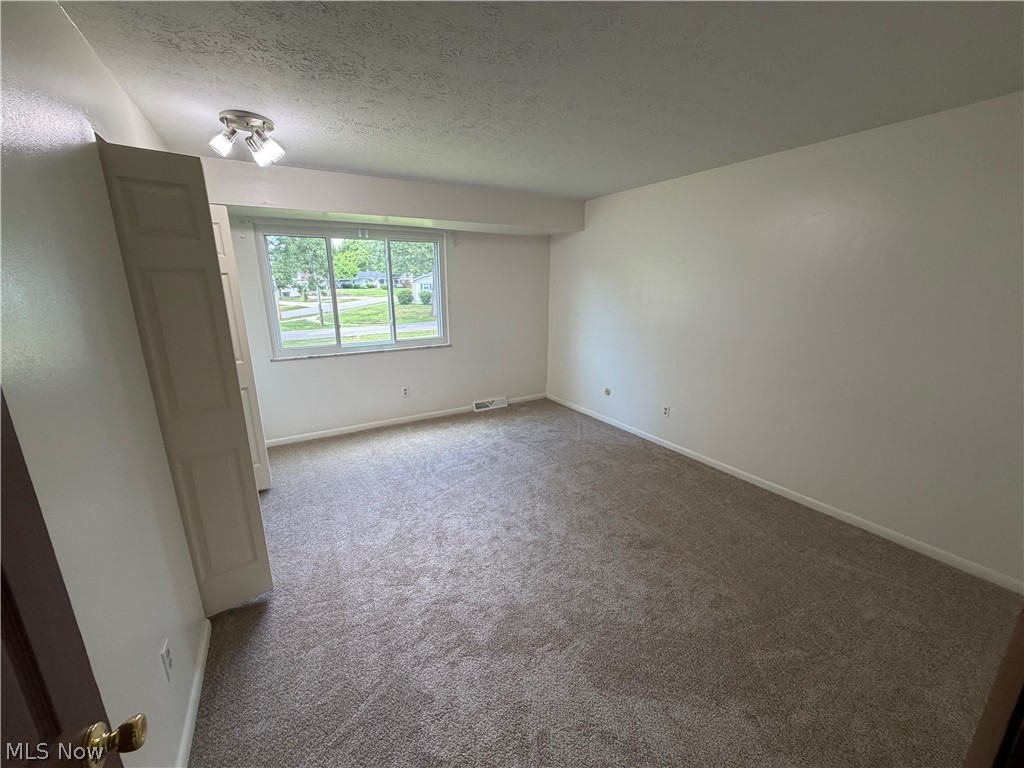 660 Loomis Avenue Cuyahoga Falls OH 44221