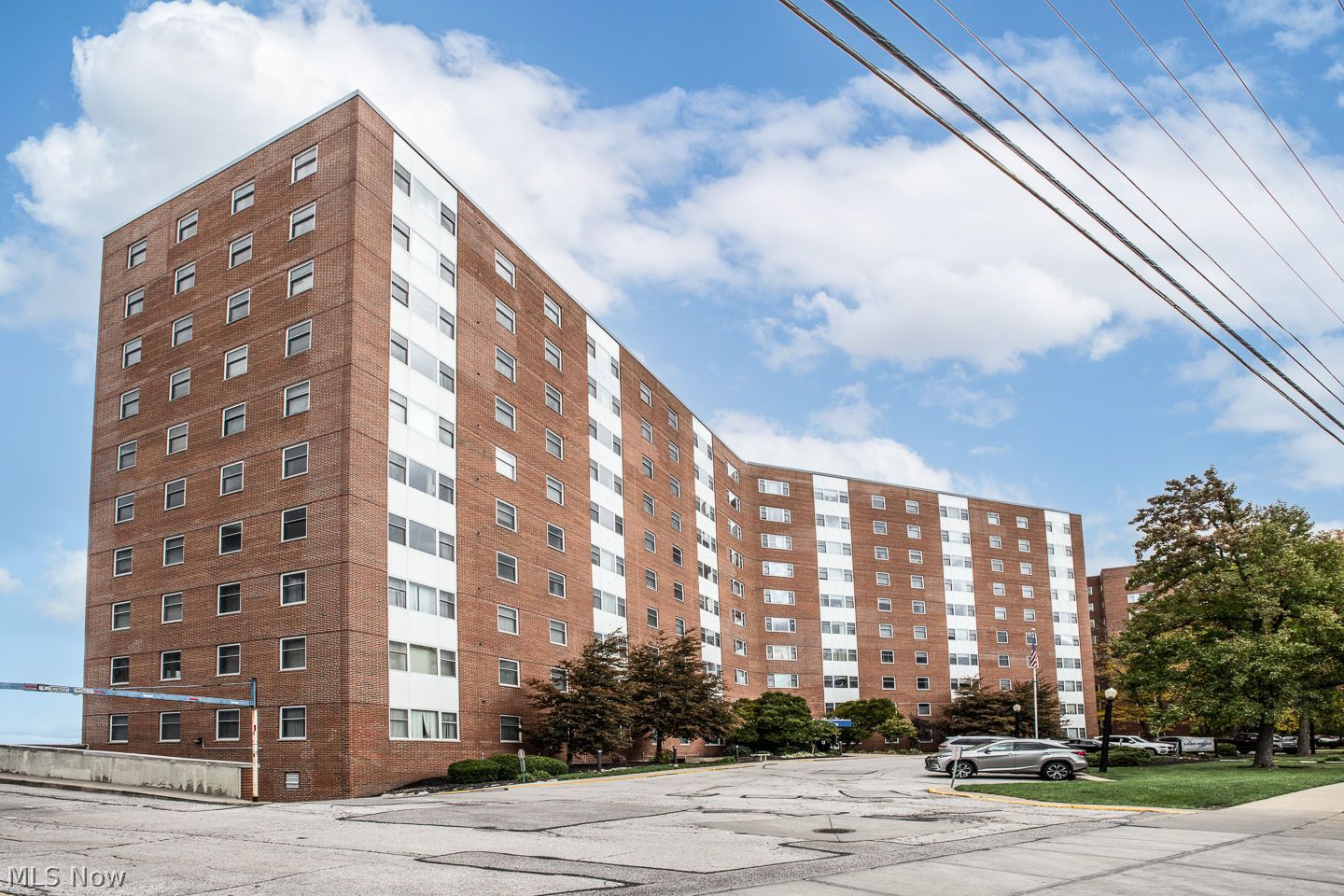 Lakewood OH, 11850 Edgewater Drive, Unit 701