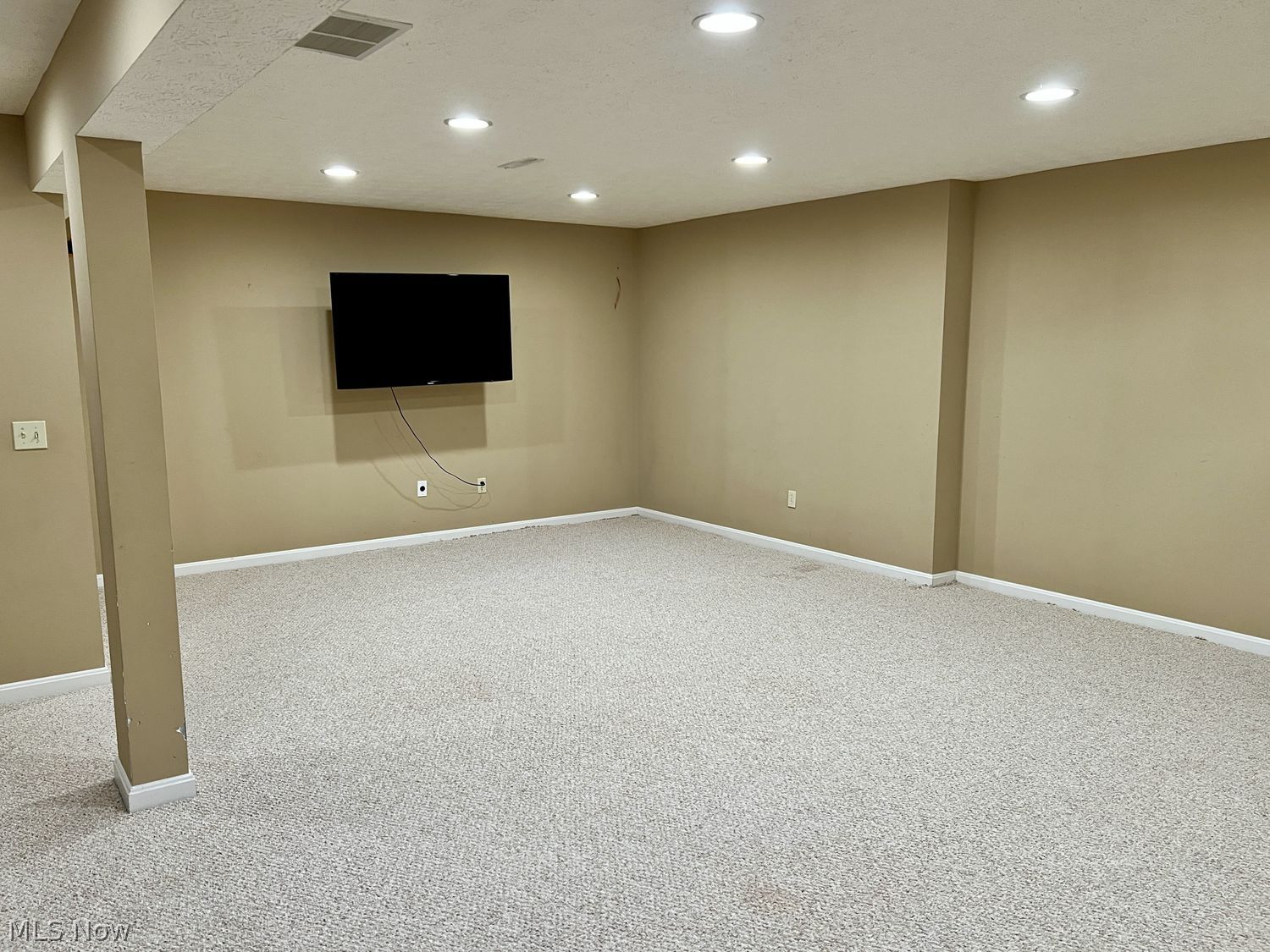 12341 Paddock Circle Strongsville OH 44149