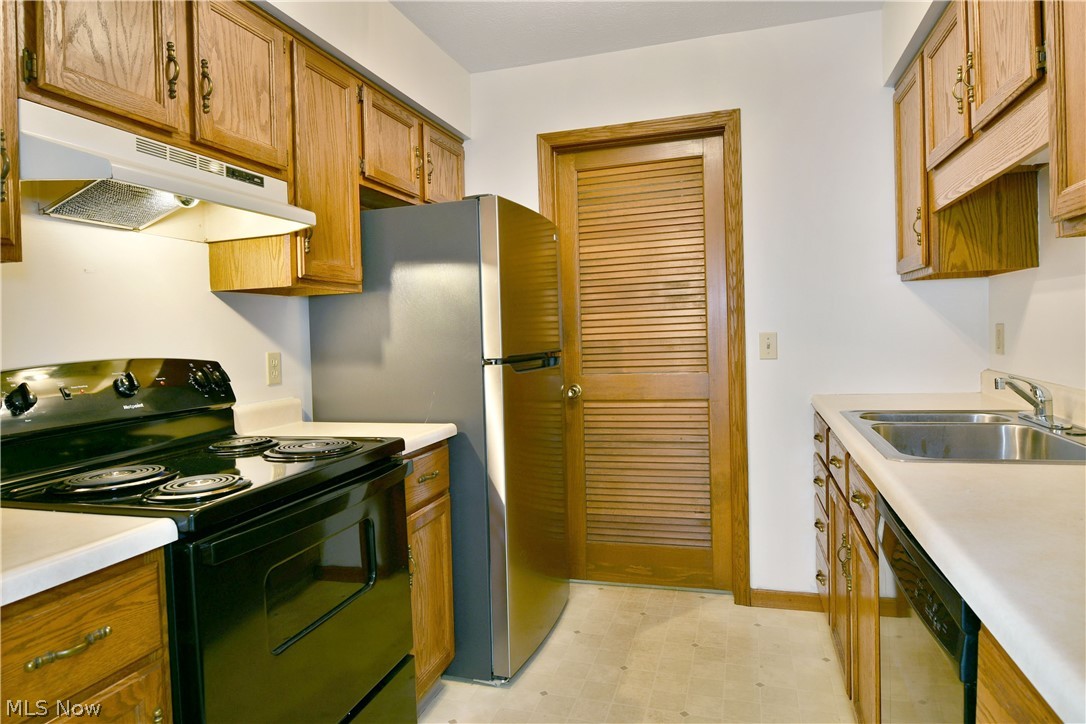 2237 Cadwallader Sonk Cortland OH 44410