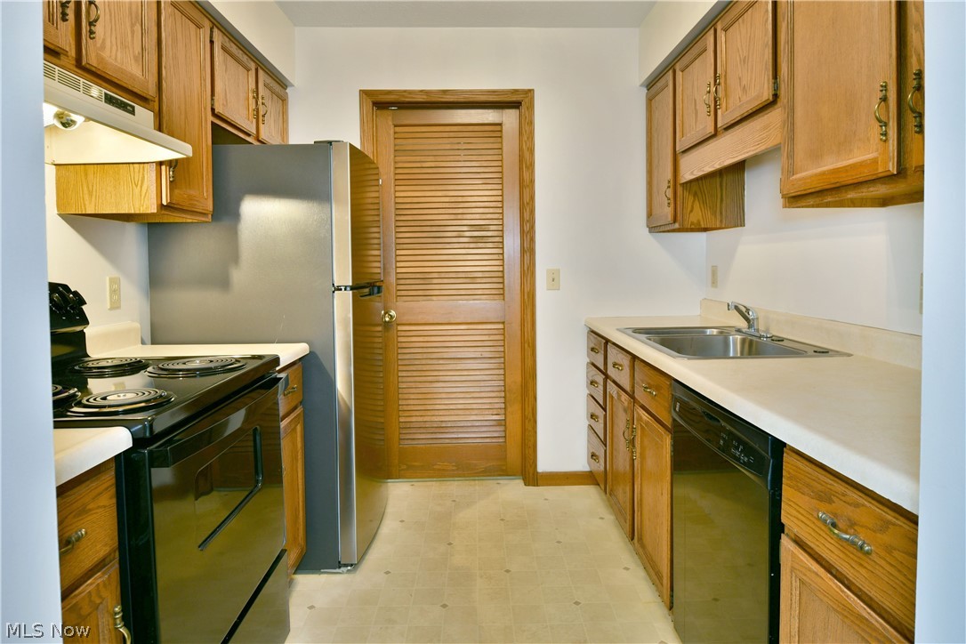 2237 Cadwallader Sonk Cortland OH 44410