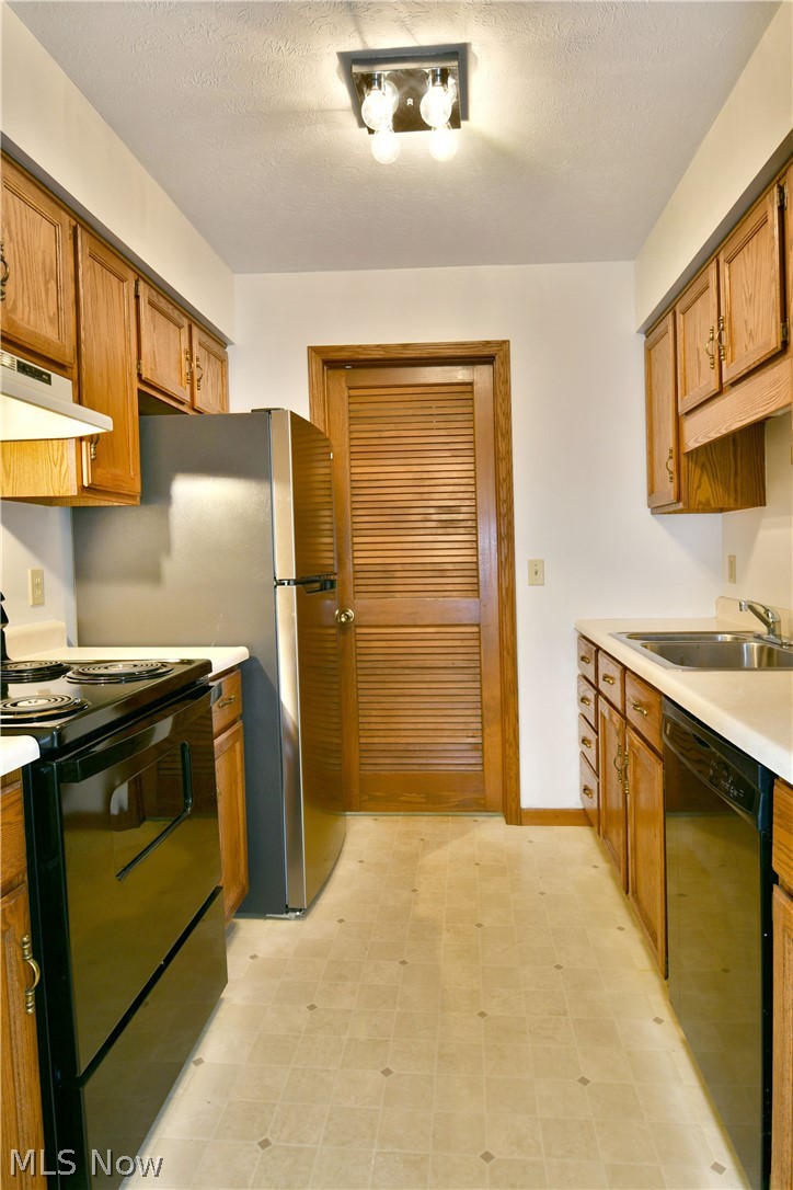 2237 Cadwallader Sonk Cortland OH 44410