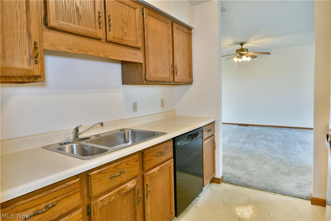 2237 Cadwallader Sonk Cortland OH 44410