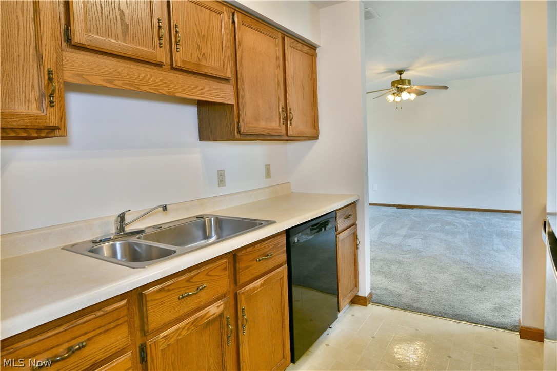 2237 Cadwallader Sonk Cortland OH 44410