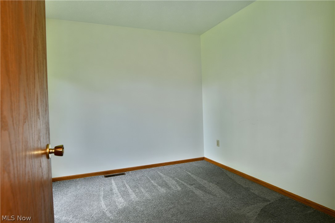 2237 Cadwallader Sonk Cortland OH 44410