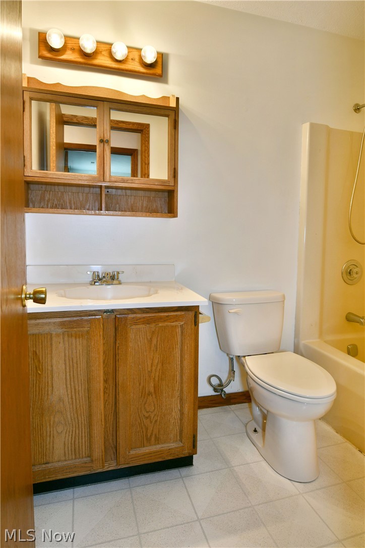 2237 Cadwallader Sonk Cortland OH 44410