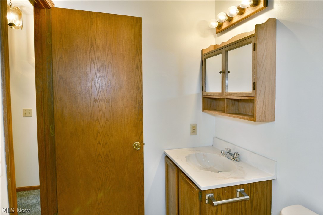 2237 Cadwallader Sonk Cortland OH 44410