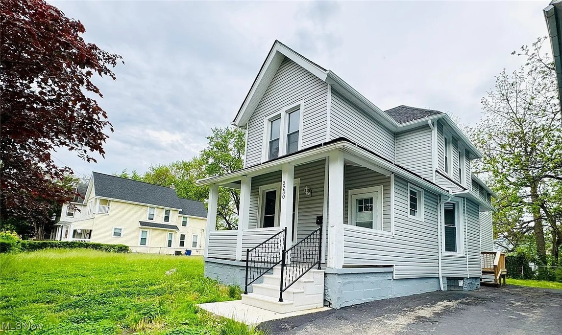 2230 E 90th Street Cleveland OH 44106