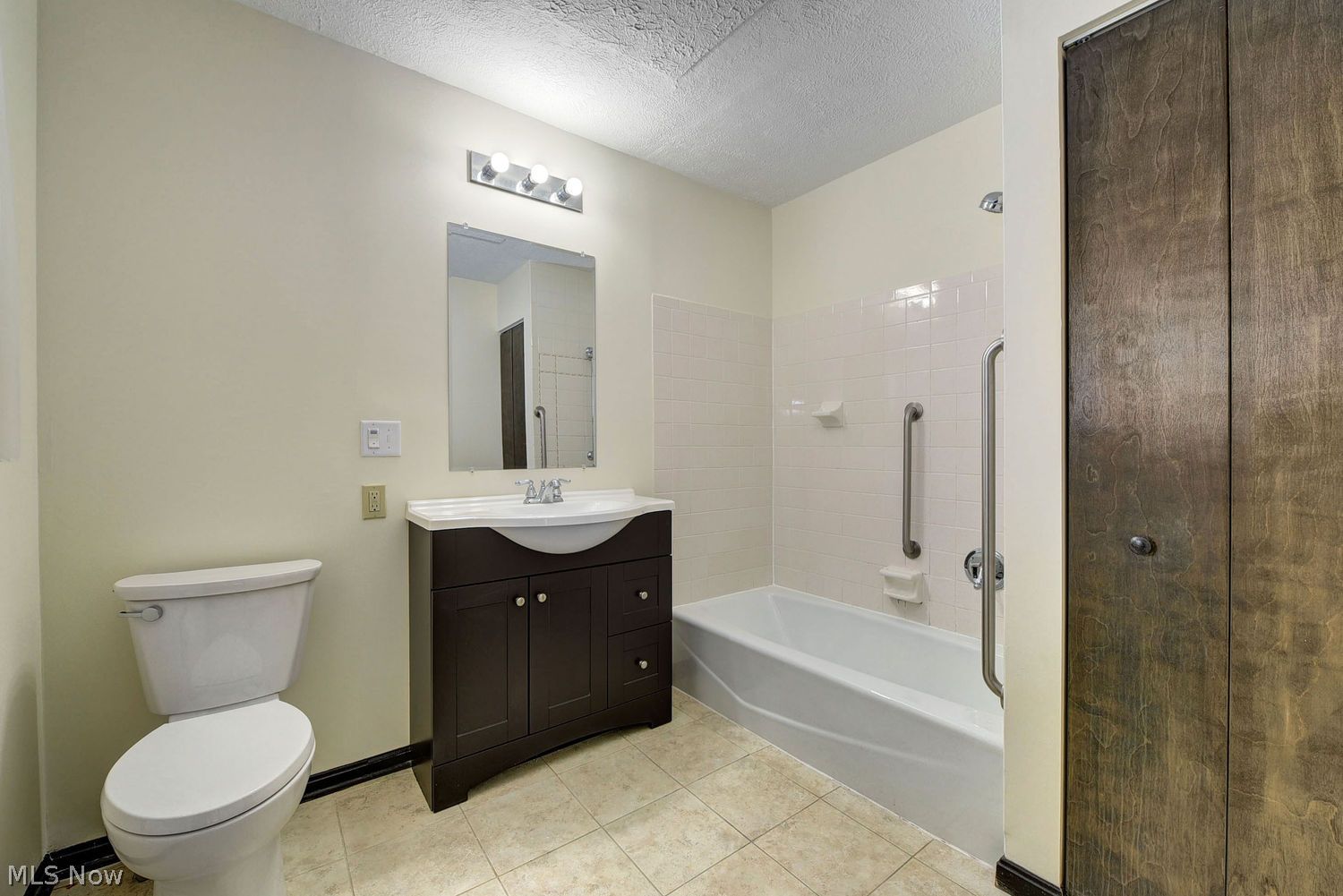 32314 Lake Road Avon Lake OH 44012