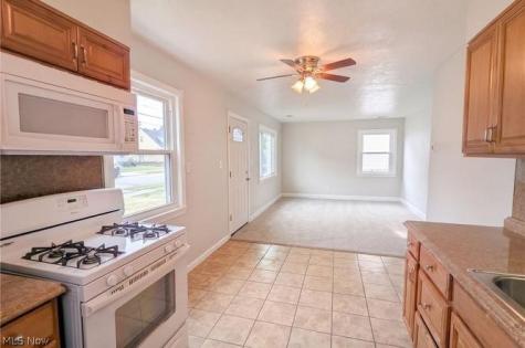 12721 Emery Avenue Cleveland OH 44135