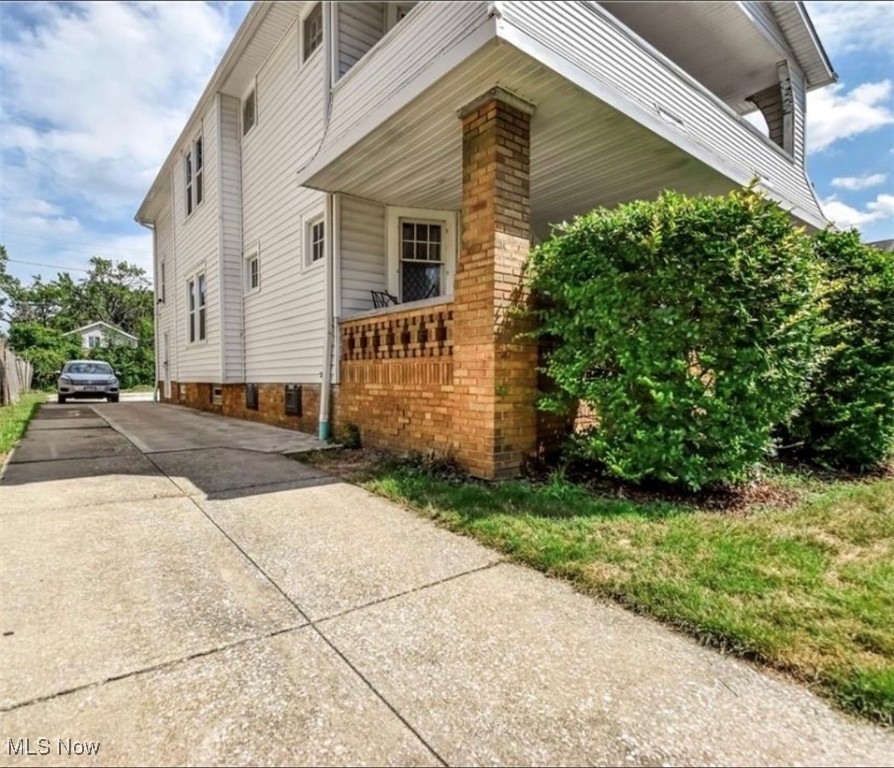 1051 E 171st Street Cleveland OH 44119