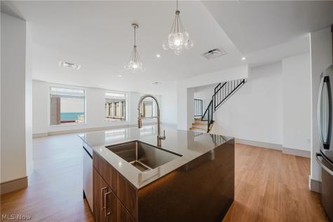 99 W Saint Clair Avenue Cleveland OH 44113