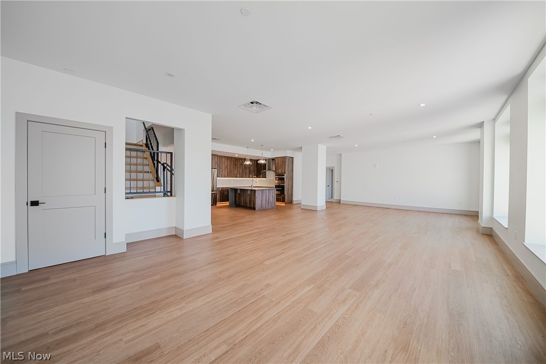 99 W Saint Clair Avenue Cleveland OH 44113