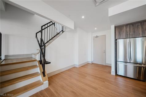 99 W Saint Clair Avenue Cleveland OH 44113