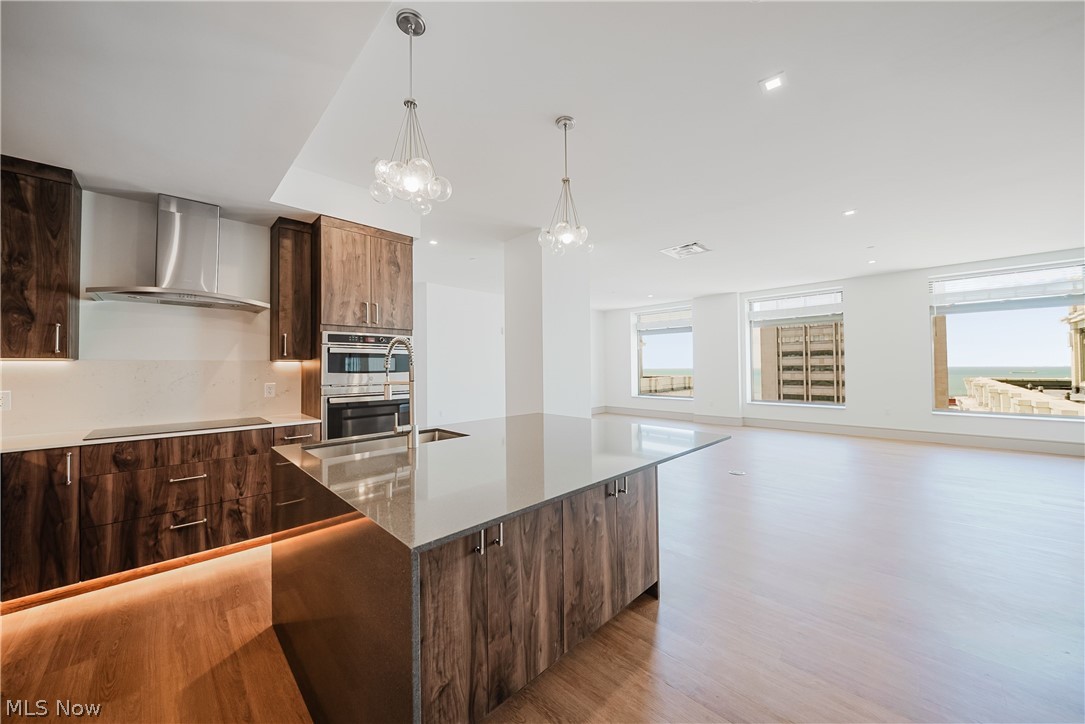 99 W Saint Clair Avenue Cleveland OH 44113