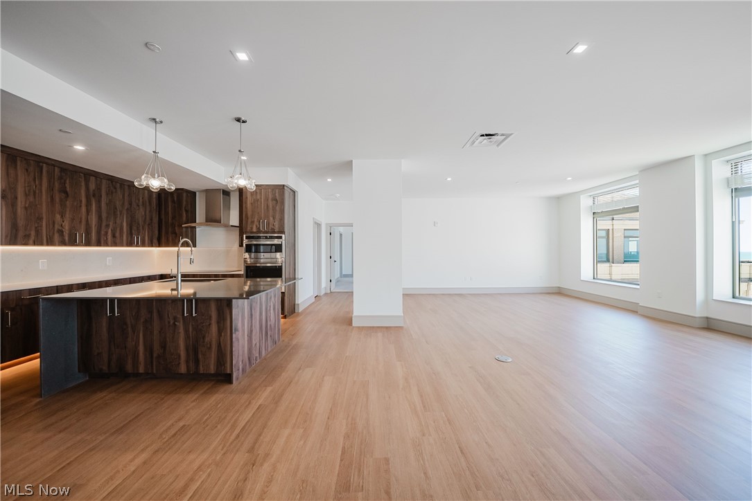 99 W Saint Clair Avenue Cleveland OH 44113