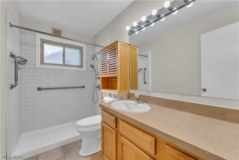 77 Solon Road Bedford OH 44146