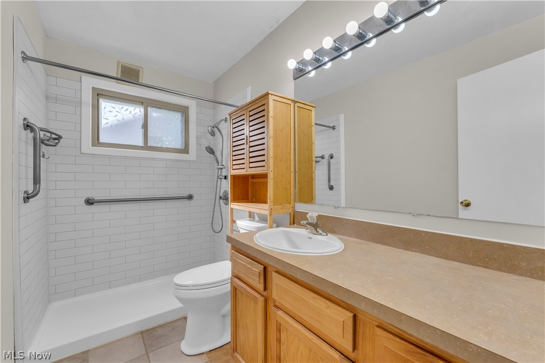 77 Solon Road Bedford OH 44146