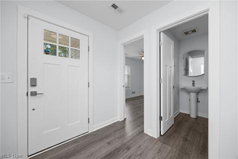 2059 W 34th Place Cleveland OH 44113