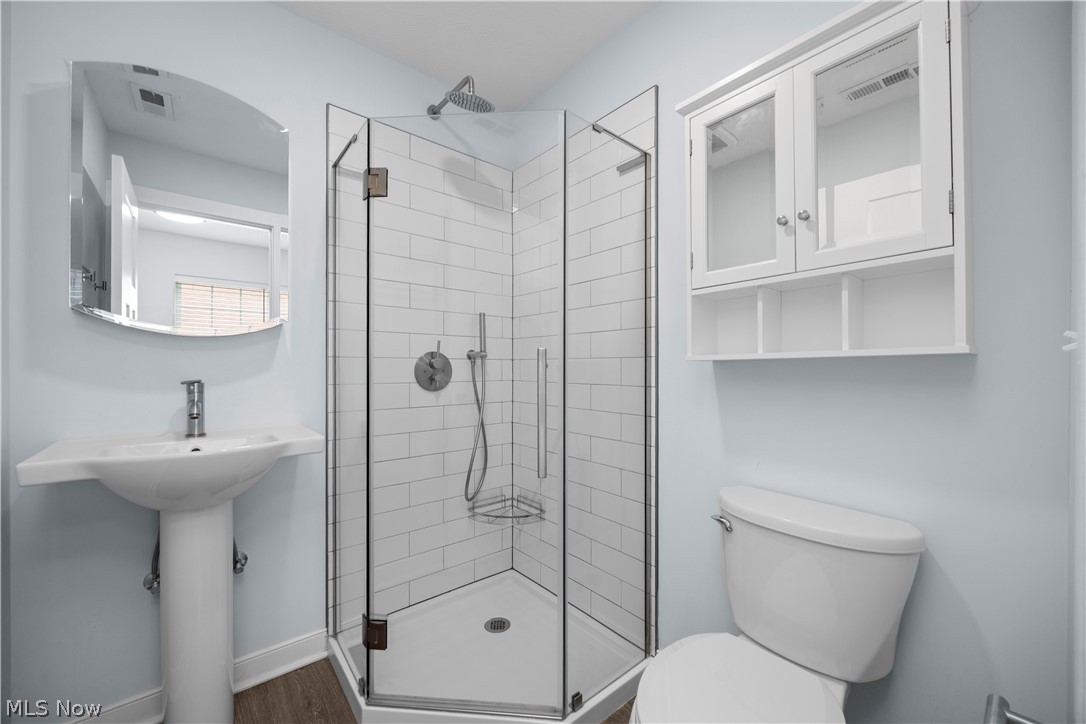 2059 W 34th Place Cleveland OH 44113