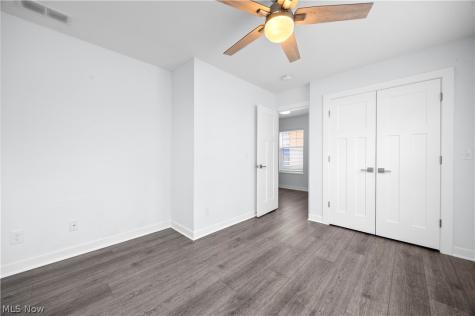 2059 W 34th Place Cleveland OH 44113