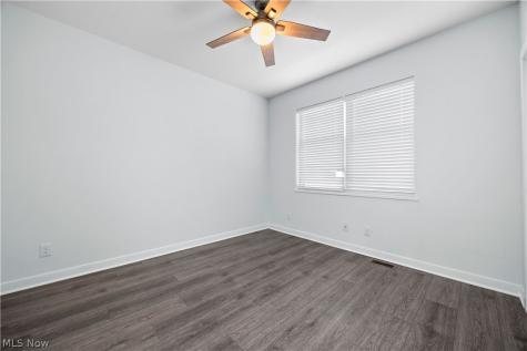 2059 W 34th Place Cleveland OH 44113
