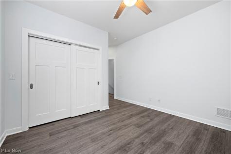 2059 W 34th Place Cleveland OH 44113