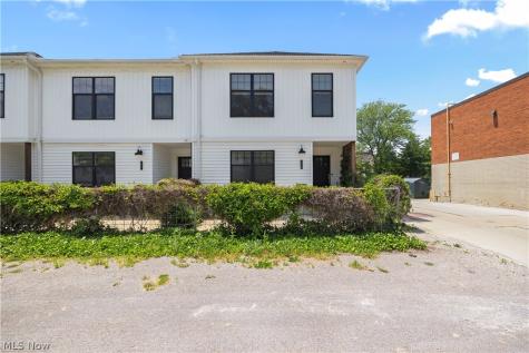 2059 W 34th Place Cleveland OH 44113