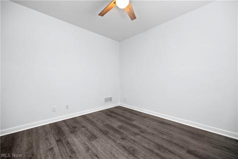 2059 W 34th Place Cleveland OH 44113